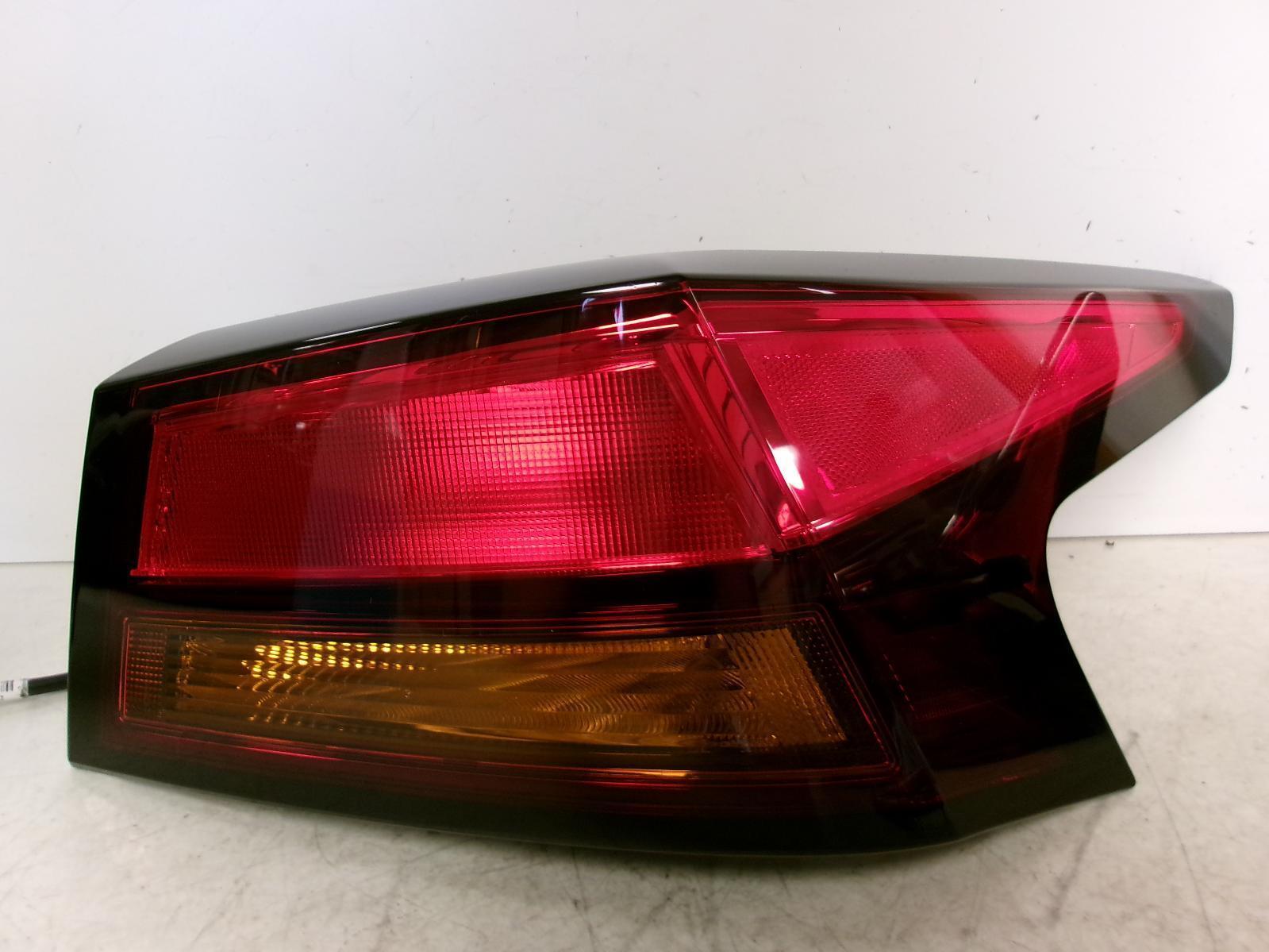 2019 - 2024 Nissan Altima Passenger Rh Outer Quarter Panel Tail Light OEM