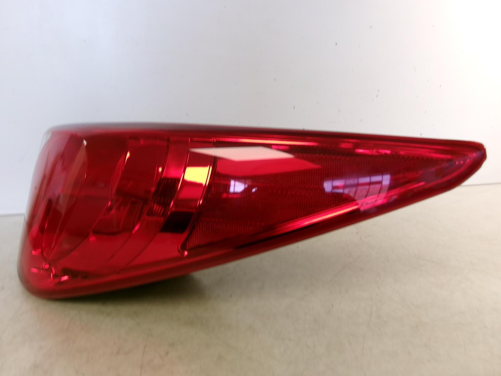 2011 - 2014 Hyundai Sonata Passenger RH Incandescent Outer Tail Light OEM