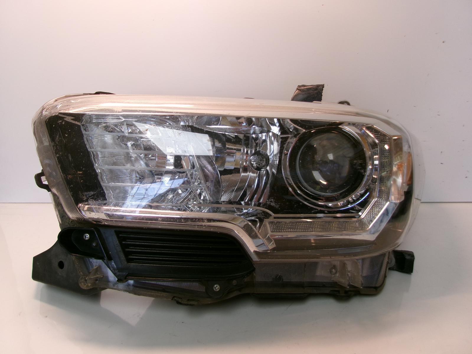 2017 2018 2019 Toyota Tacoma Driver Lh Halogen Headlight W/ Black Bezel OEM