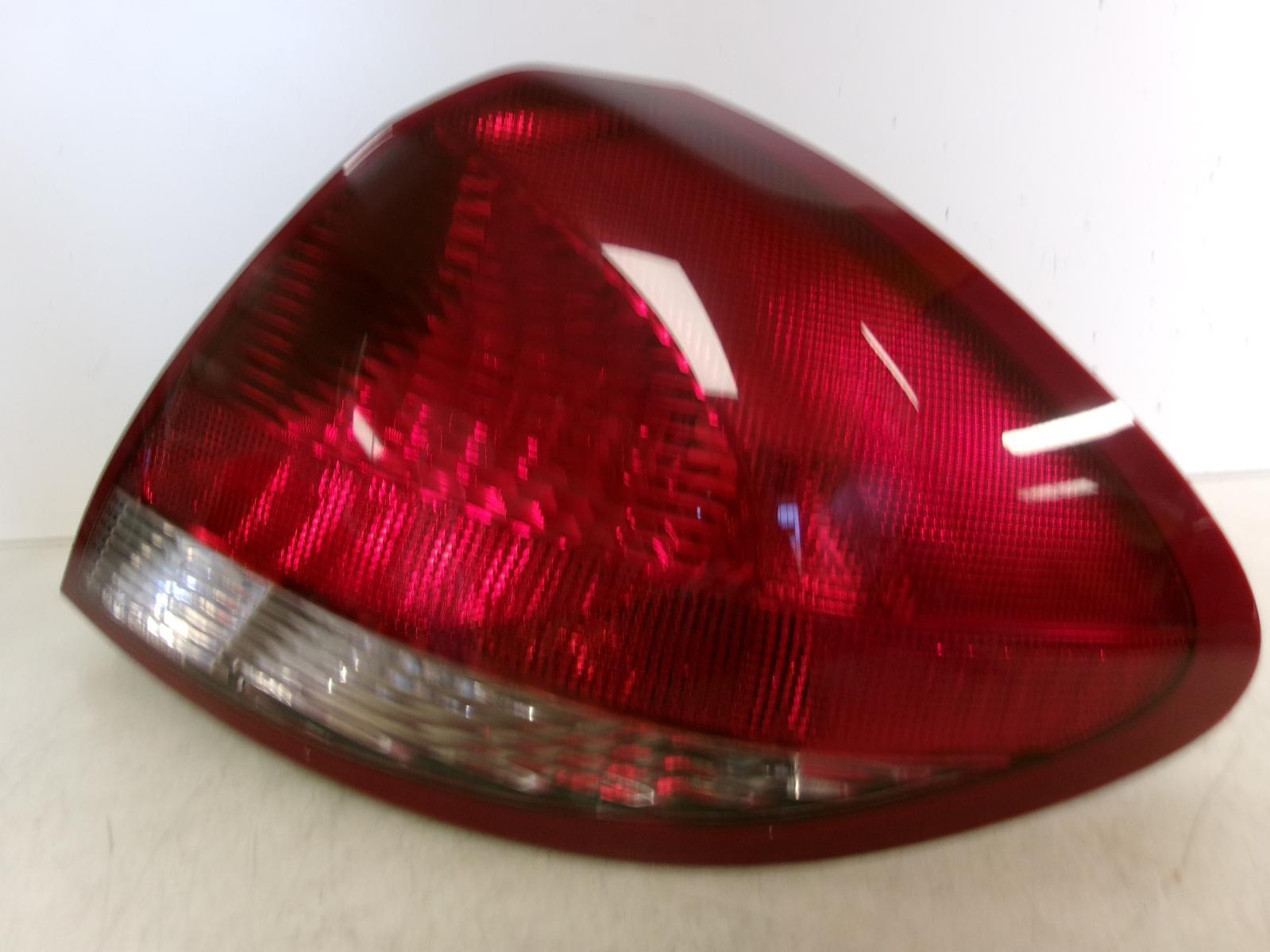 2006 2007 Ford Taurus Passenger Rh Outer Quarter Panel Tail Light OEM