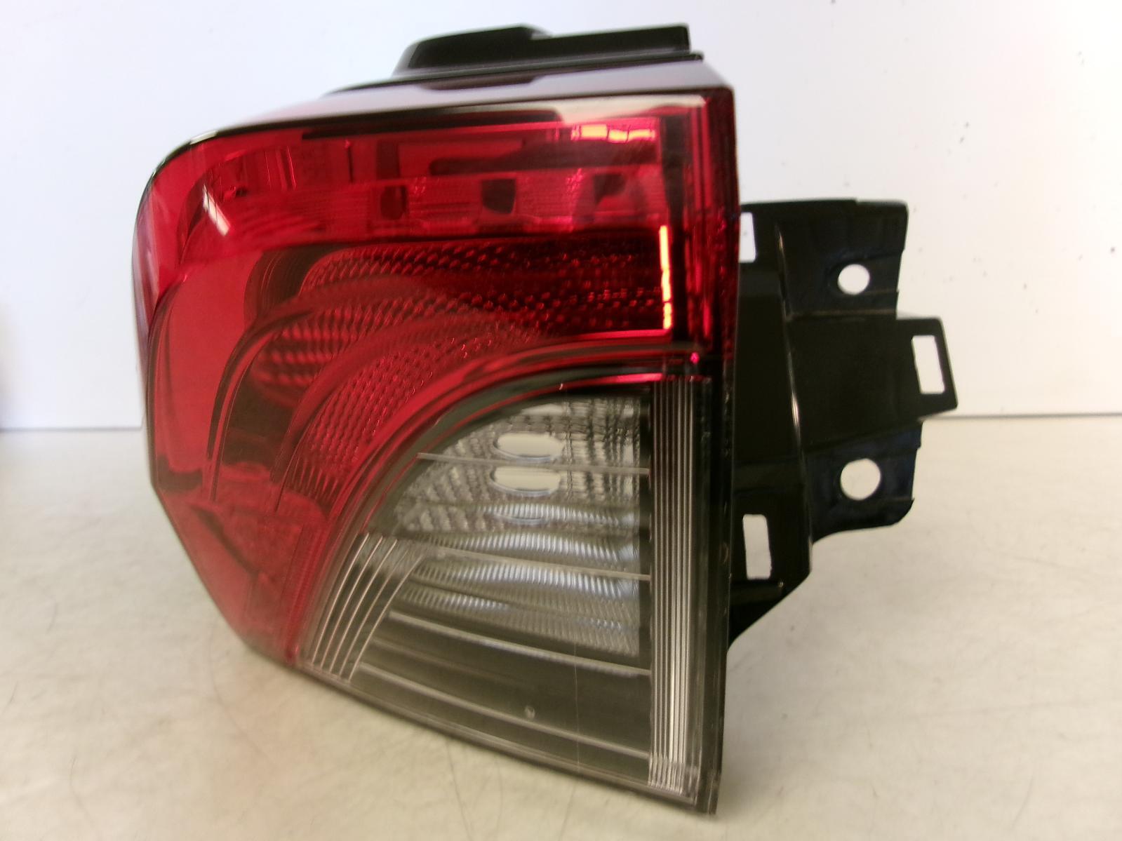 2019 - 2023 Toyota Rav4 Driver Lh Outer Quarter Panel Tail Light Oem