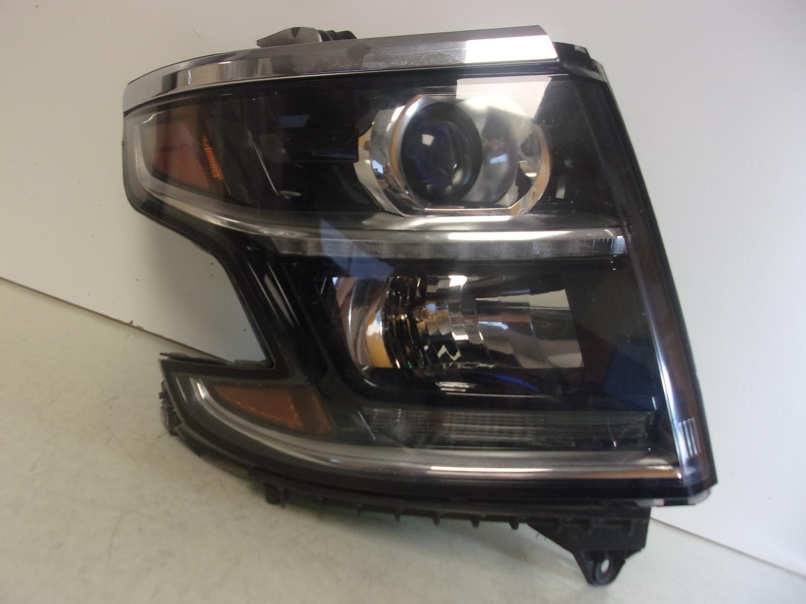 2015 2016 Chevrolet Suburban / Tahoe Passenger Rh Halogen Headlight Oem