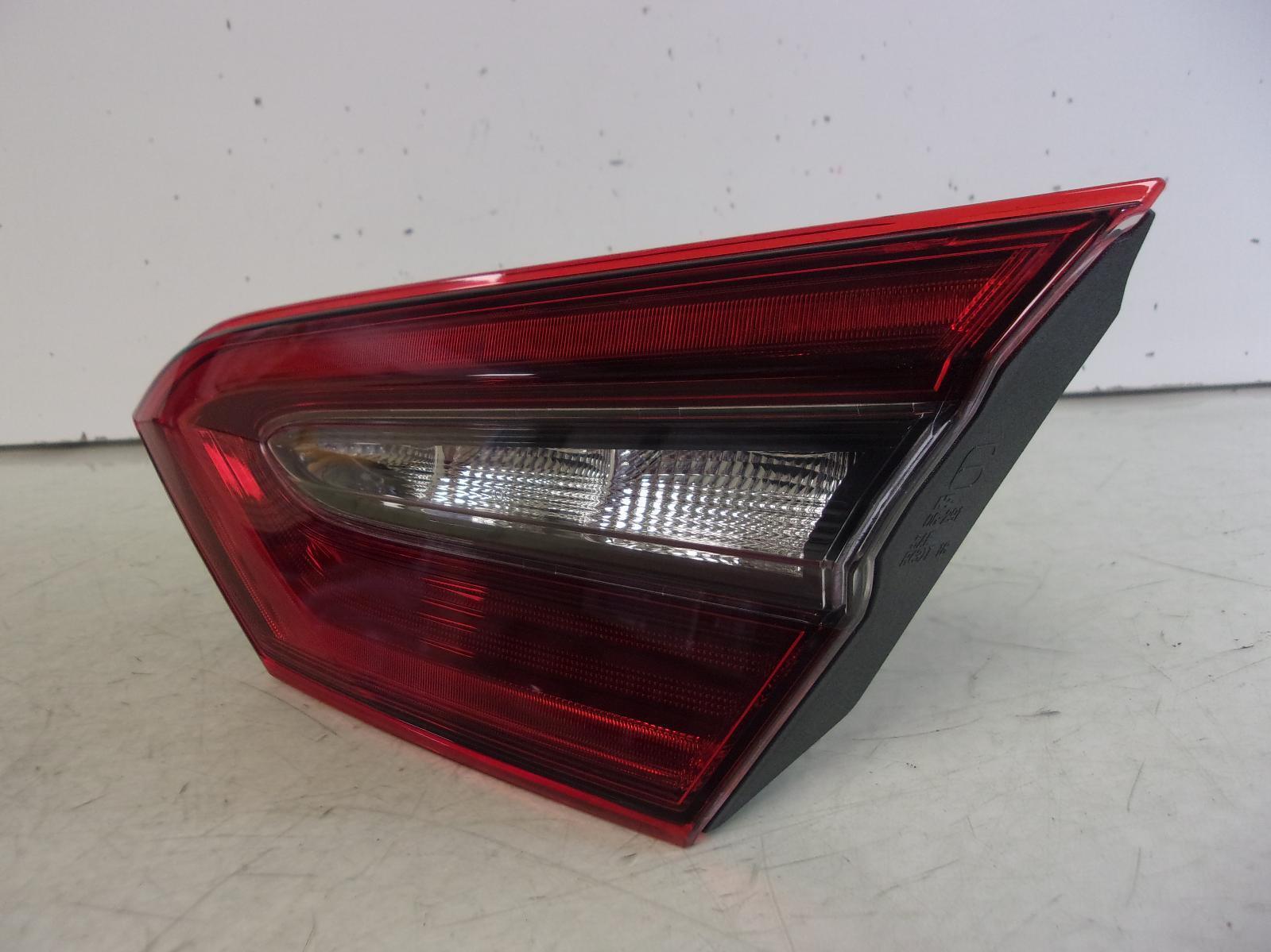 2018 2019 Toyota Camry Passenger RH Inner Lid LED Tail Light OEM - 0