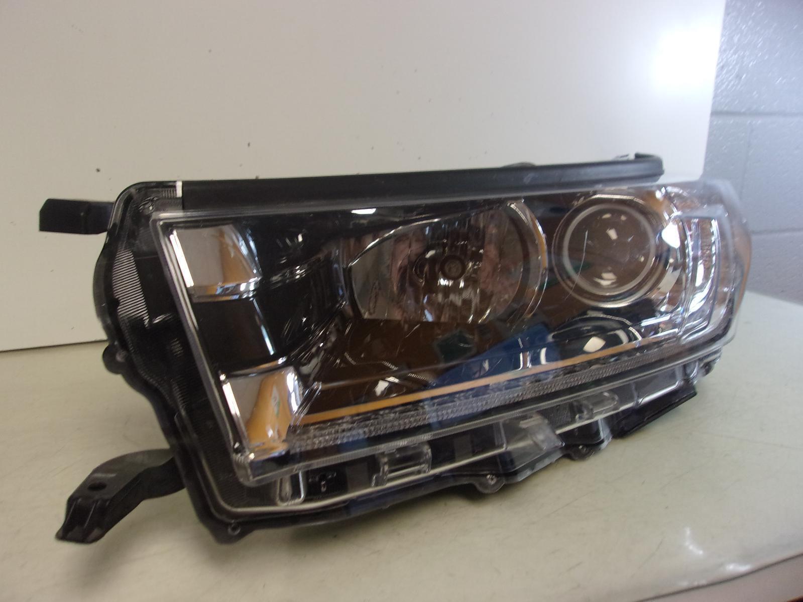 2017 2018 2019 Toyota Highlander Driver LH Halogen Headlamp w/ LED DRL OEM