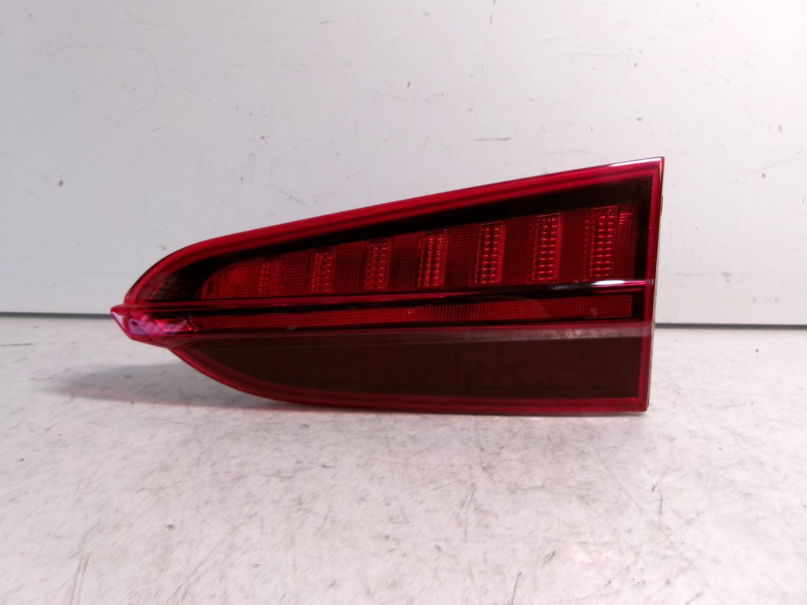 2021 2022 2023 Hyundai Santa Fe Passenger Rh Inner Lid Tail Light Non-LED OEM