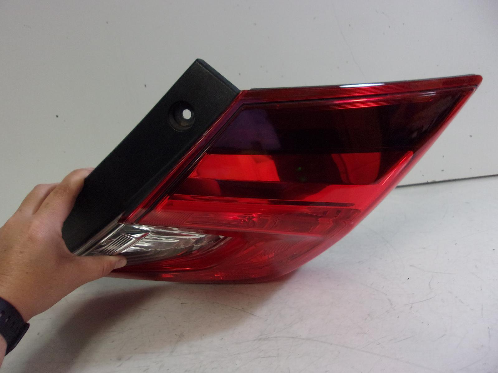 2016 -  2021 Honda Civic Sedan Passenger Rh Quarter Panel Tail Light OEM