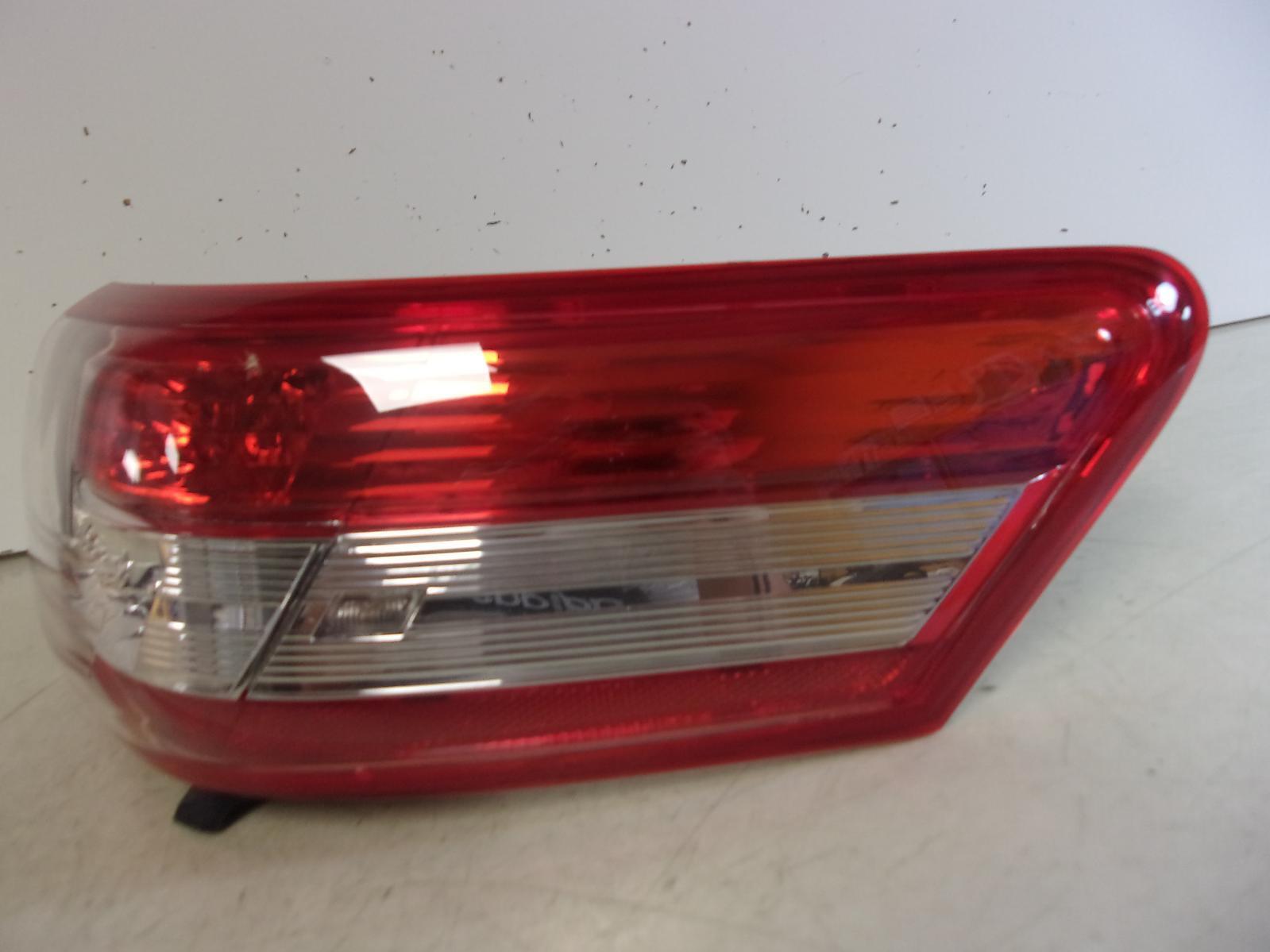 2010 2011 Toyota Camry Passenger RH LED Quarter Panel Tail Light OEM