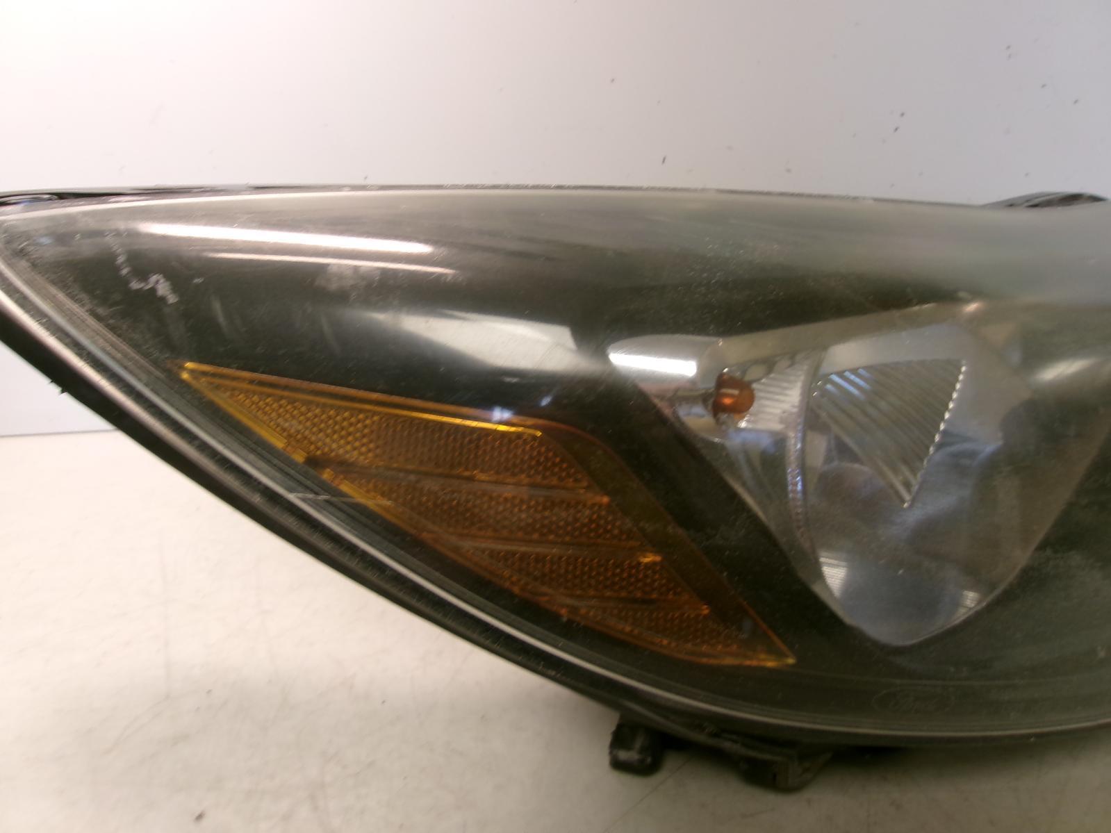 2013 2014 Ford Focus Passenger Rh Halogen Black Trim Headlight OEM