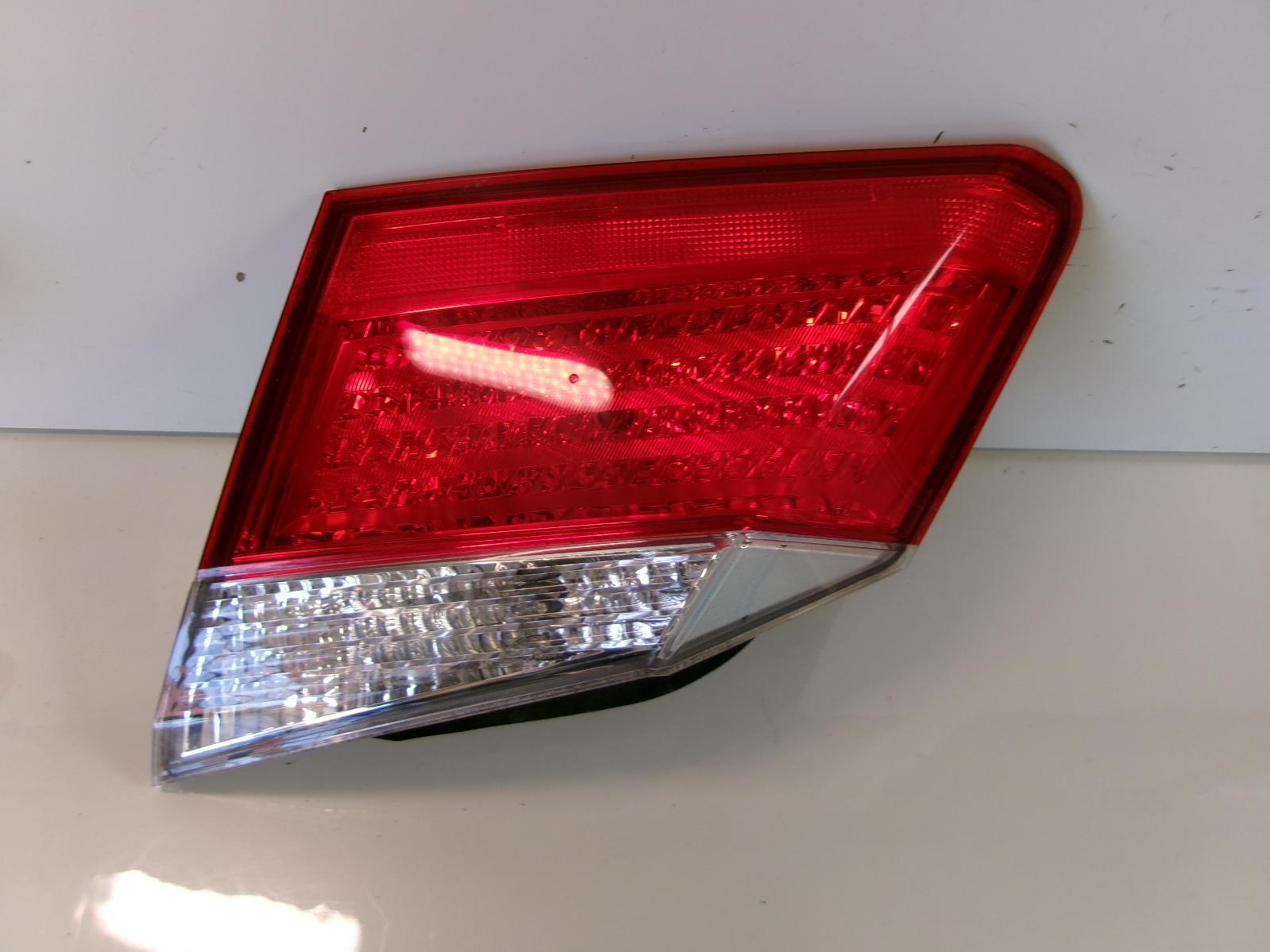 2013 2014 2015 Honda Accord Sdn Passenger Rh Inner Mounted  Tail Light OEM