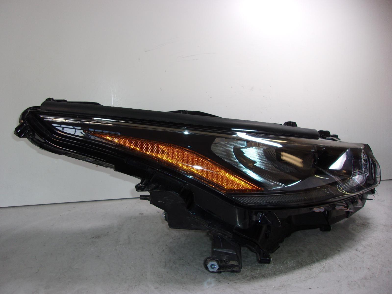 2020 - 2023 Toyota Highlander Passenger RH Led Reflector Headlight OEM