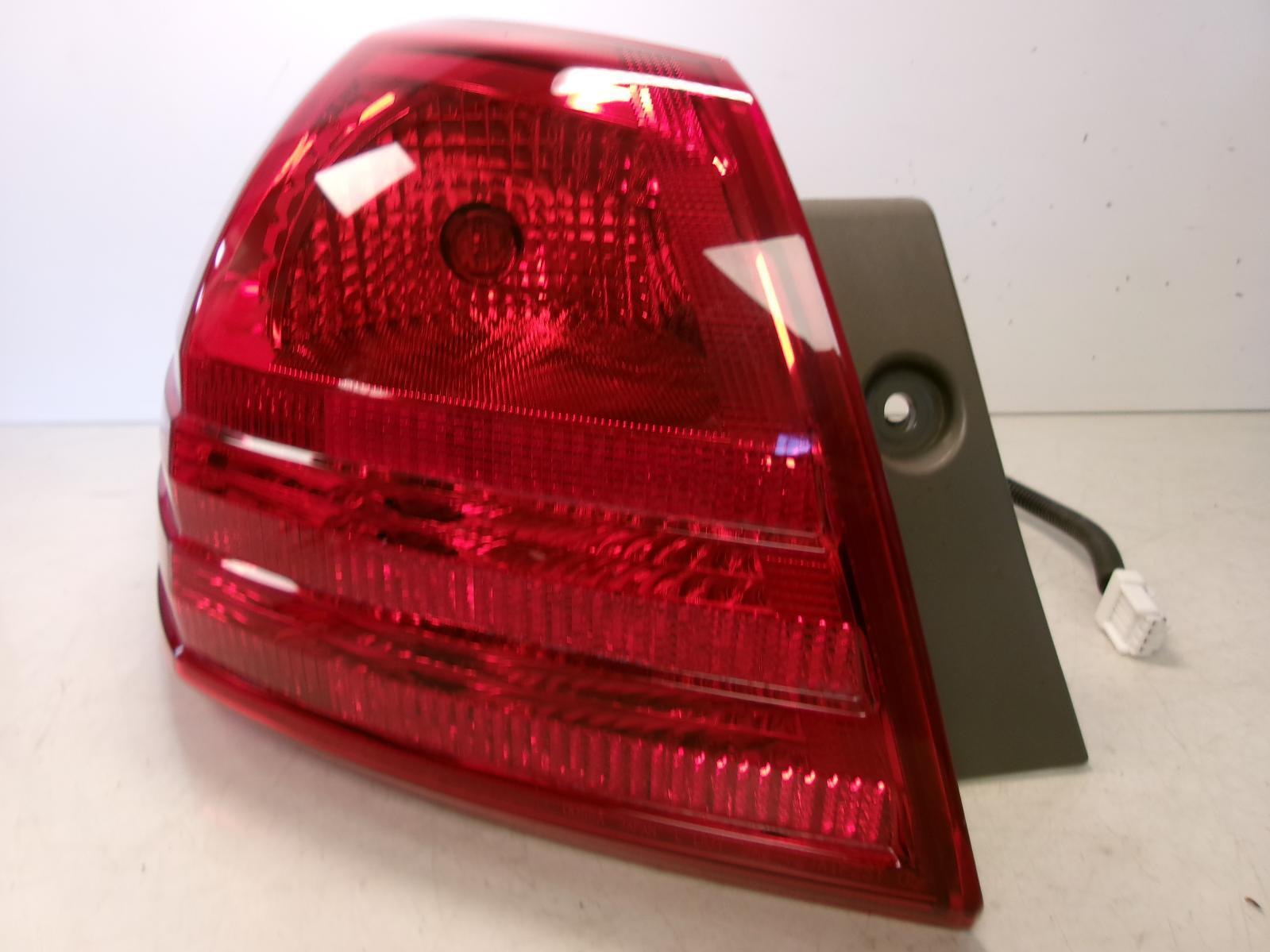 2008 2009 2010 2011 2012 2013 Nissan Rogue Driver Lh Outer Tail Light OEM