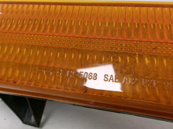 Fits 1999 2000 Ford F250 Driver LH Lower Turn Signal Light - TYC