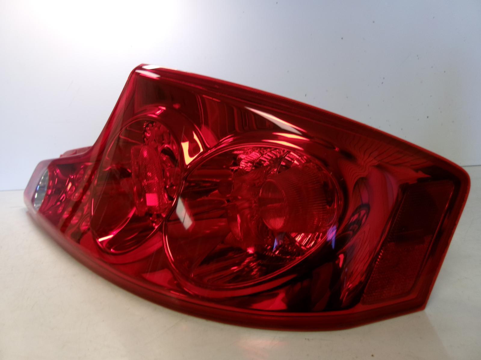 2007 Infiniti G35 Coupe Passenger Rh Outer Quarter Panel Tail Light OEM