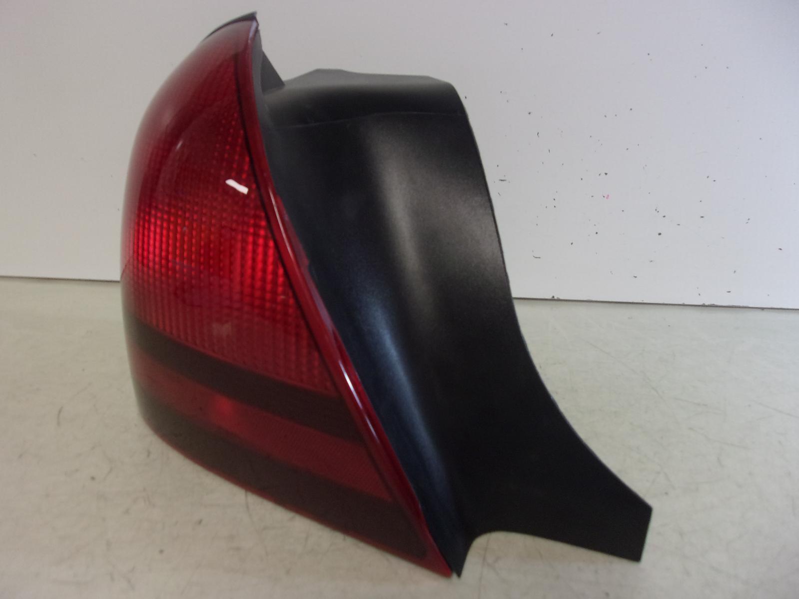 2003 - 2011 Mercury Grand Marquis Driver LH Quarter Panel Tail Light OEM