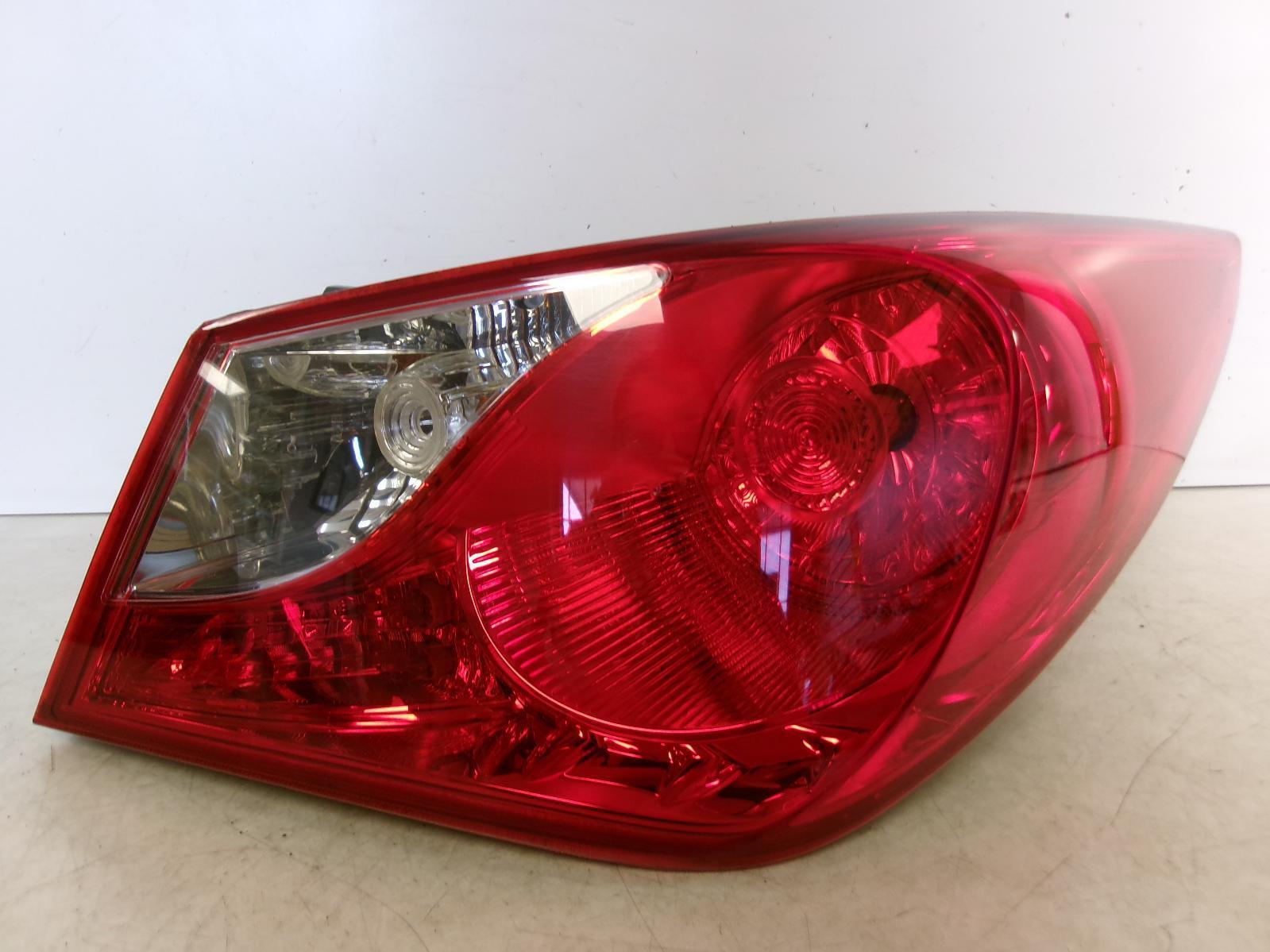 2011 - 2014 Hyundai Sonata Passenger RH Incandescent Outer Tail Light OEM