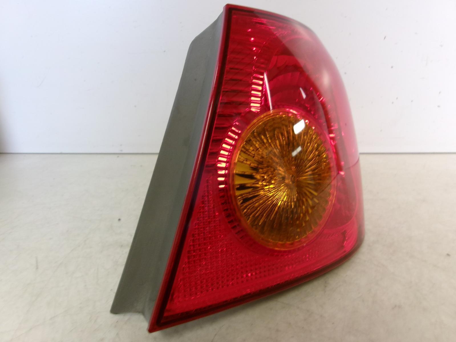 2003 Toyota Corolla Passenger Rh Outer Quarter Panel Tail Light OEM