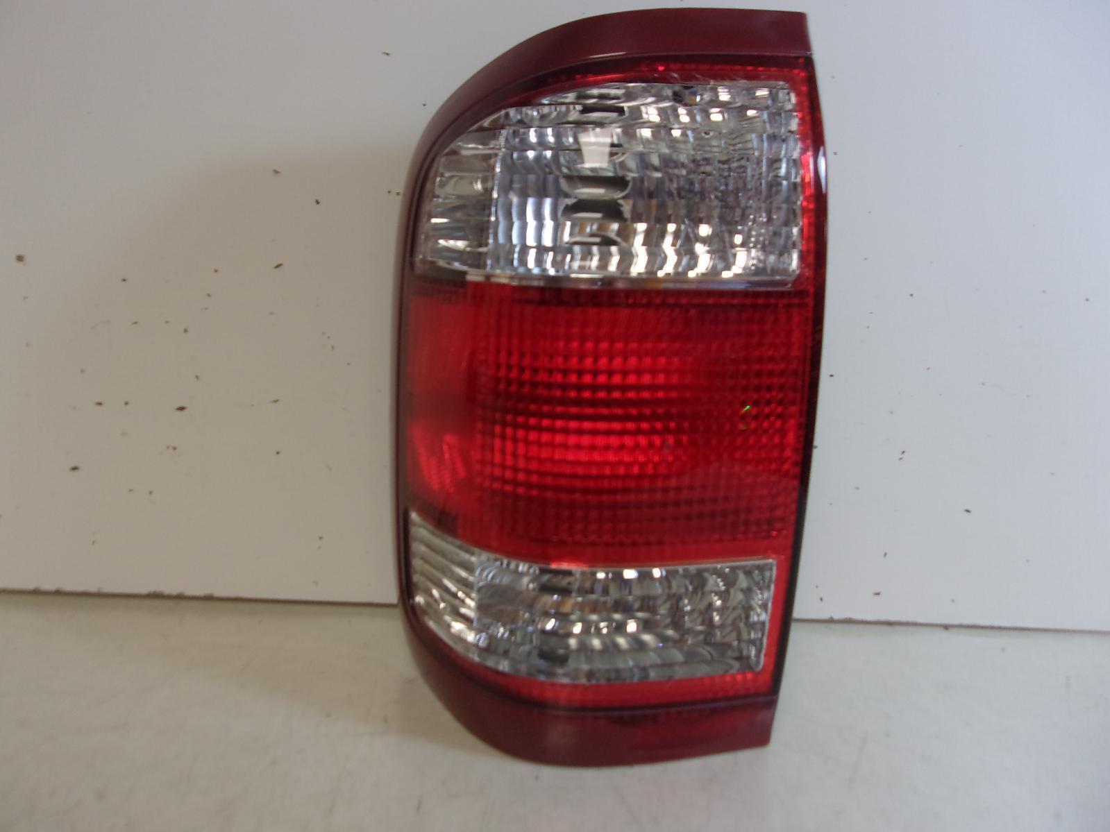 2000 2001 2002 2003 2004 Nissan Pathfinder Driver LH Tail Light OEM