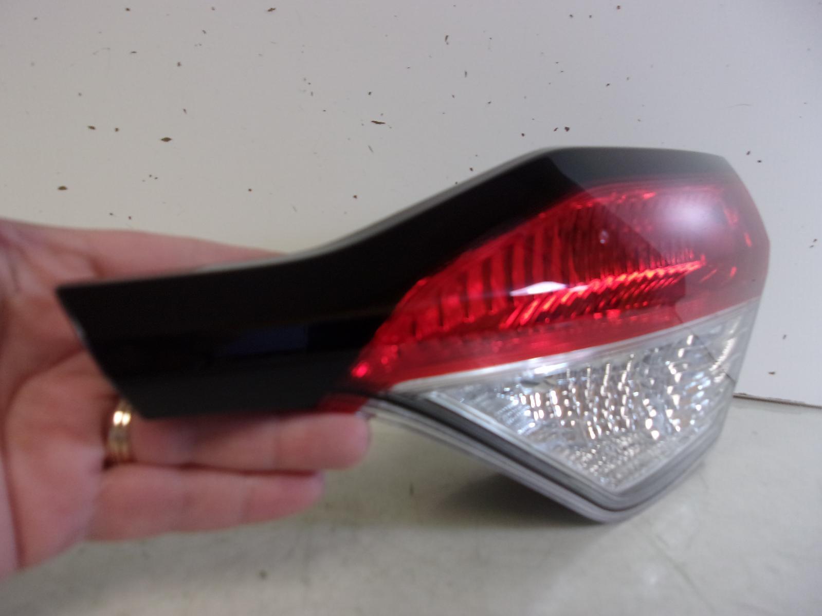 2020 2021 2022 Toyota Corolla Sedan Passenger Rh Inner Lid Tail Light OEM