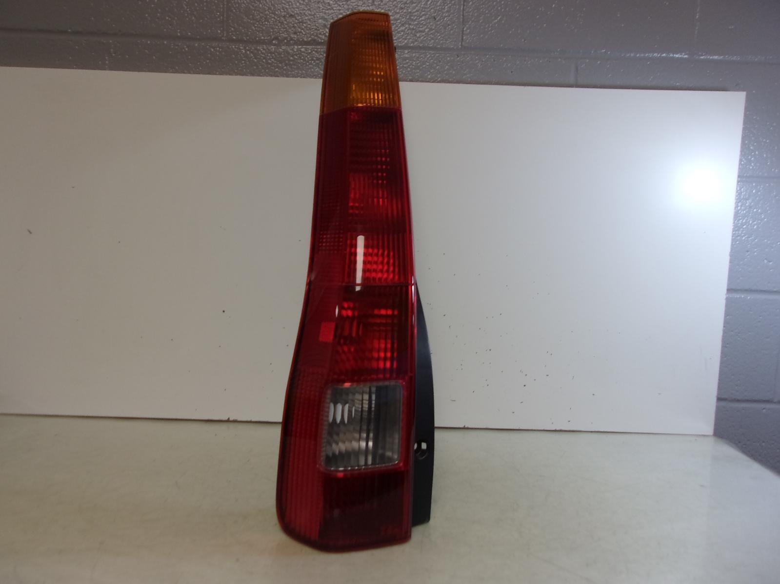 2002 2003 2004 Honda Cr-V Driver LH Tail Light OEM