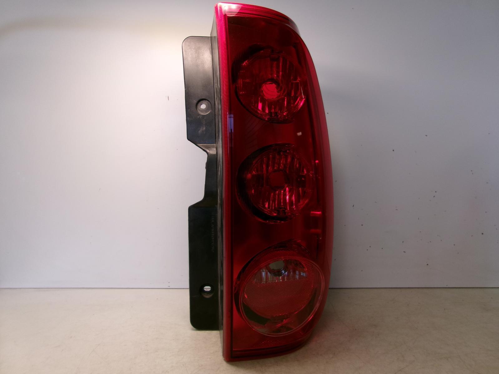 2012 2013 GMC Yukon Passenger Rh Outer Tail Light OEM