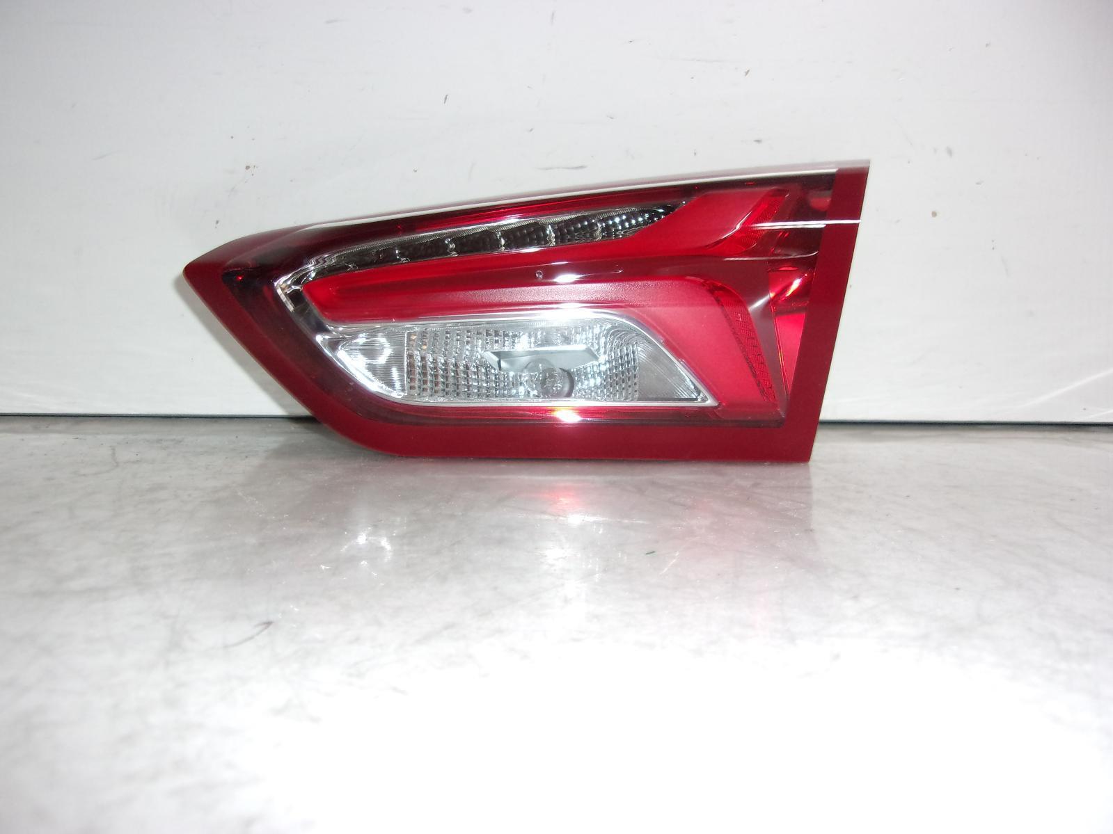 2019 2020 Chevrolet Malibu Passenger Rh Inner Lid Mounted Tail Light OEM