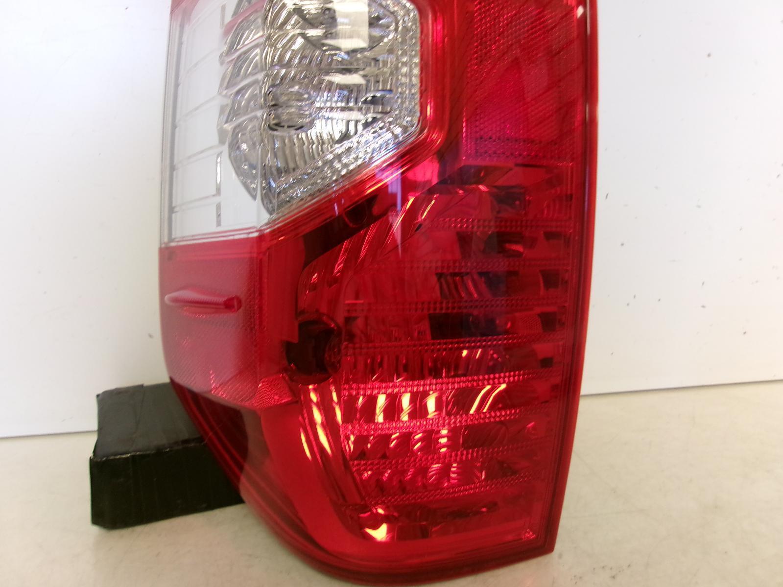 2014 - 2021 Toyota Tundra Driver Lh Outer Quarter Panel Tail Light OEM