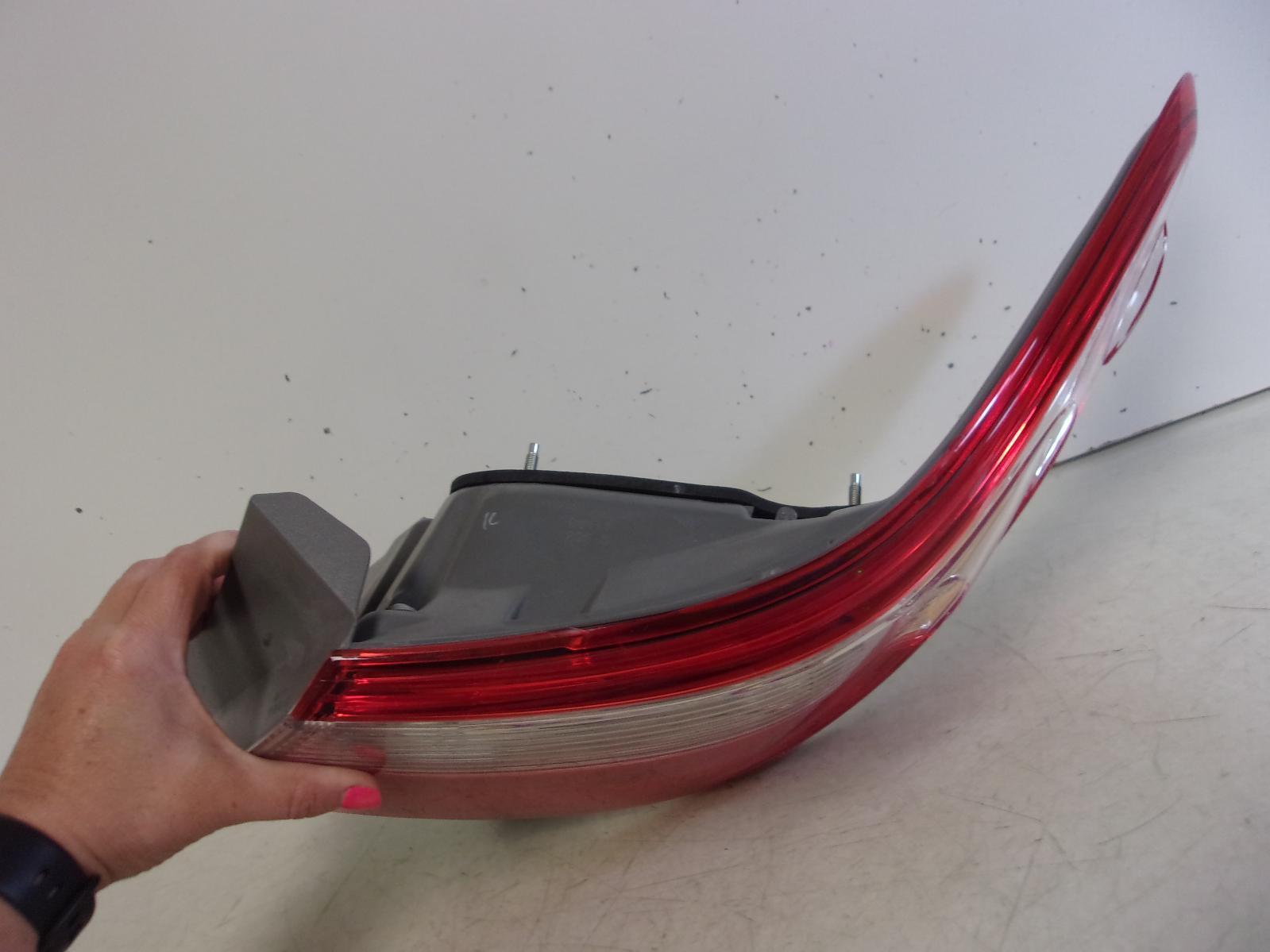 2015 2016 2017 Toyota Camry Passenger RH Quarter Panel Tail Light OEM