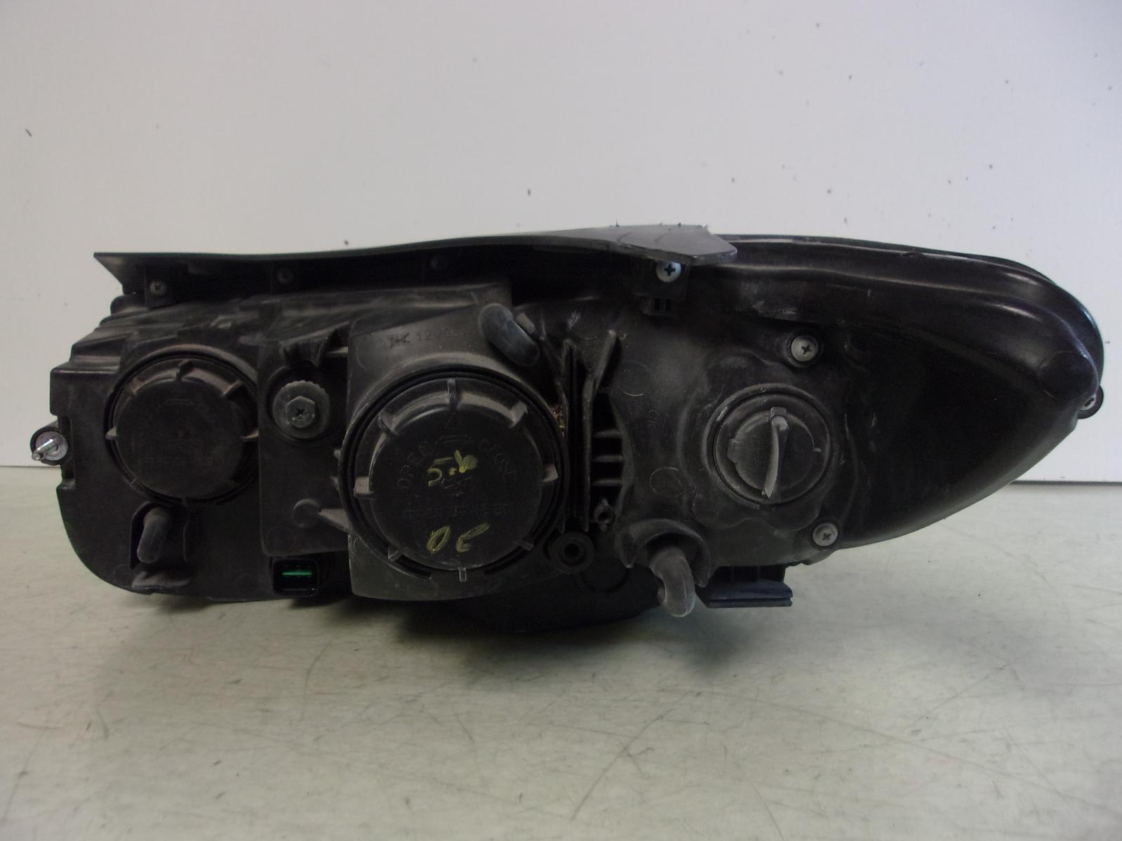 2007 Hyundai Santa Fe Passenger RH Halogen Headlight OEM