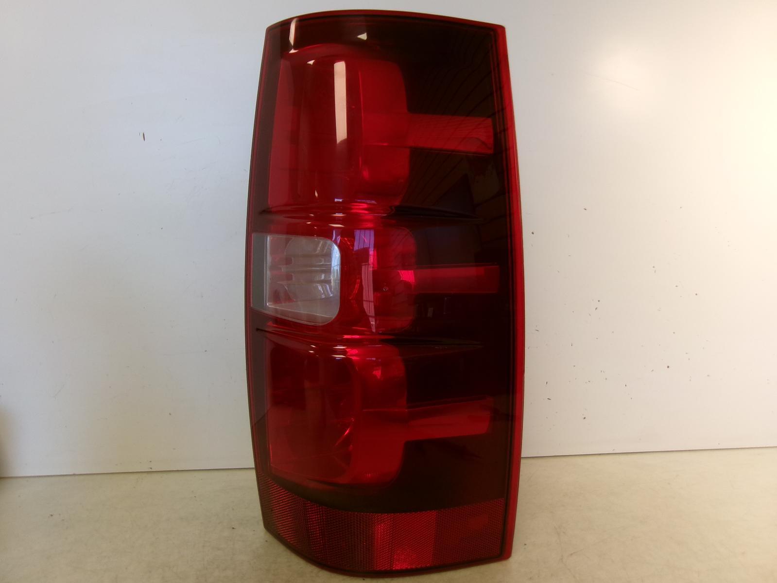 2007 - 2014 Chevrolet Suburban 1500 Passenger Rh Outer Tail Light OEM