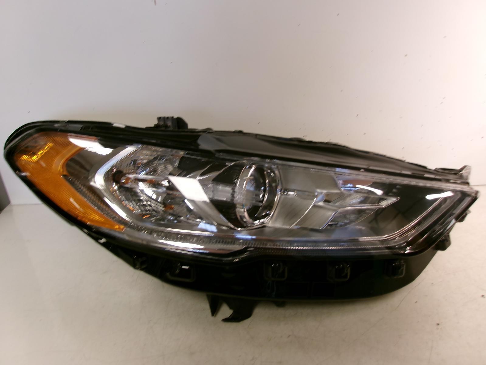 2017 2018 2019 2020 Ford Fusion Passenger Rh Halogen Headlight W/ Led OEM