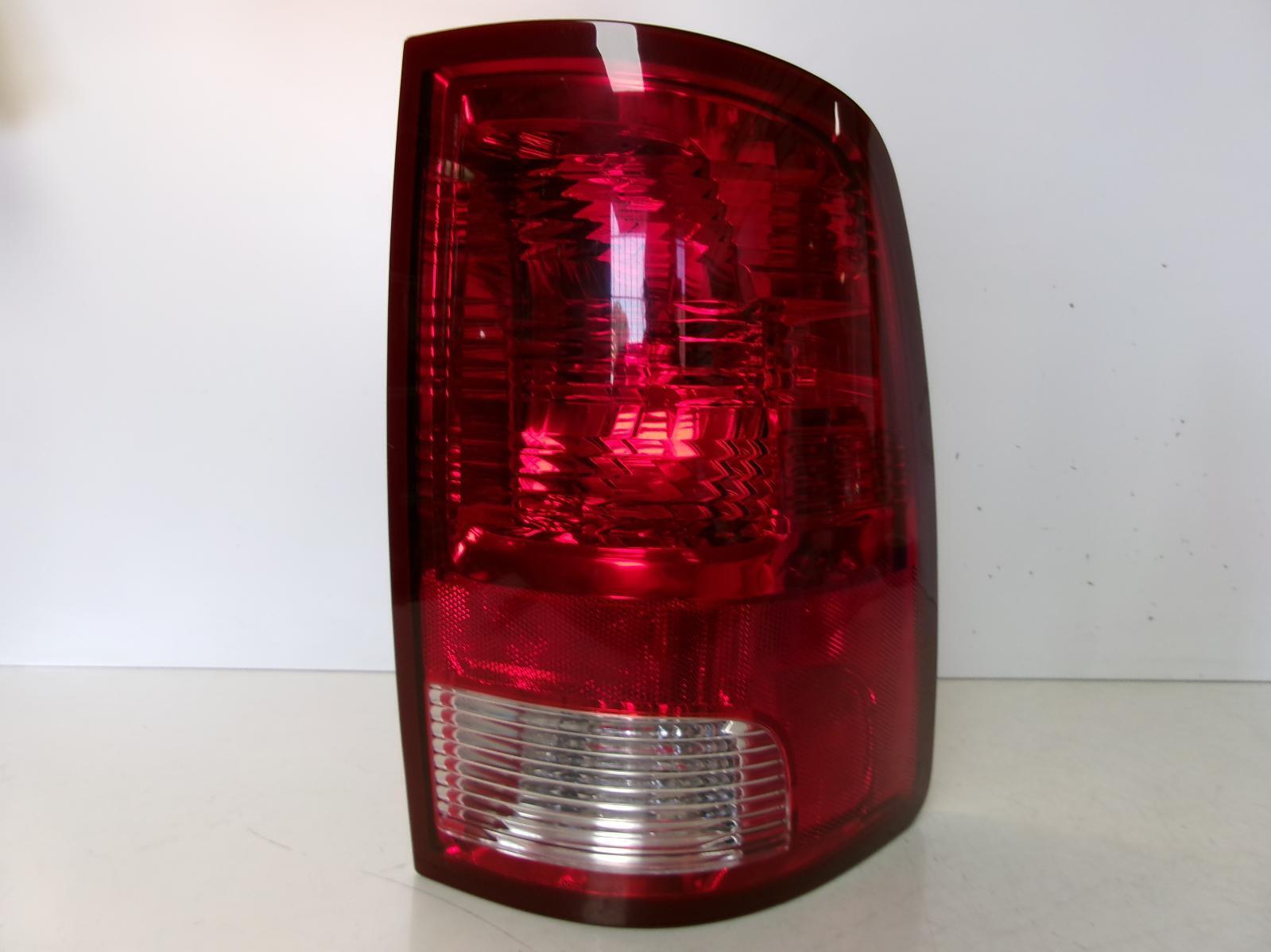 2013 2014 2015 2016  Dodge 1500 Pickup Passenger Rh Incandescent Tail Light OEM