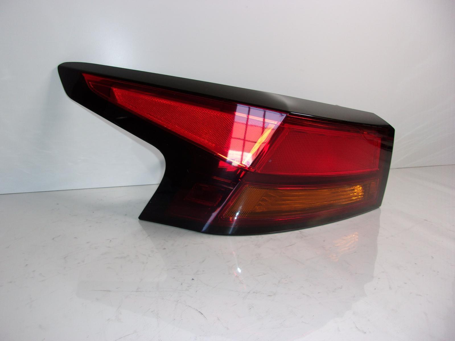 2019 2020 2021 2022 Nissan Altima Driver Lh Outer Quarter Panel Tail Light OEM