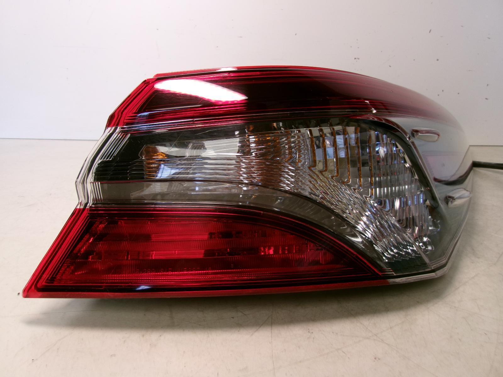 2020 2021 2022 2023 Toyota Camry Incandescent Outer Quarter Panel Tail Light OEM