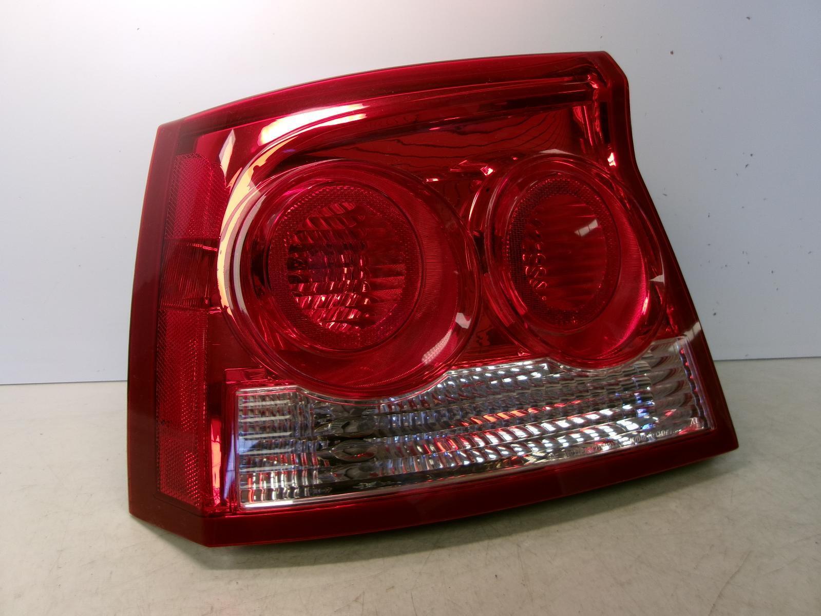 2009 2010 Dodge Charger Driver Lh Outer Quarter Panel Tail Light OEM