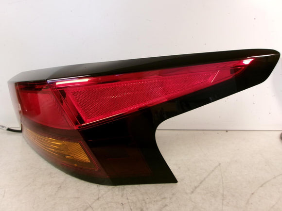 2019 - 2024 Nissan Altima Passenger Rh Outer Quarter Panel Tail Light OEM