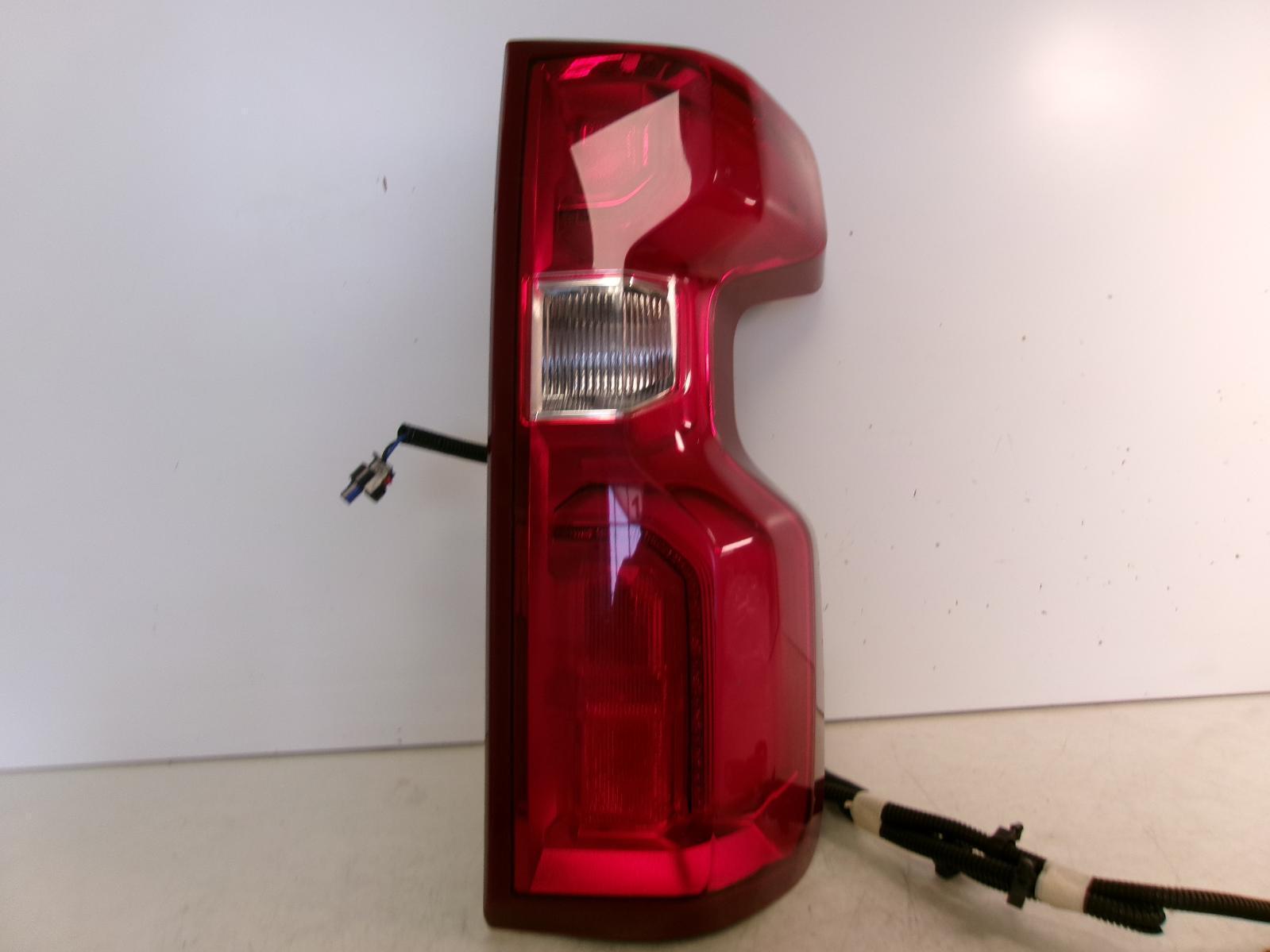 2020 2021 2022 2023 Chevrolet Silverado 2500 Passenger Rh Led Tail Light OEM - 0