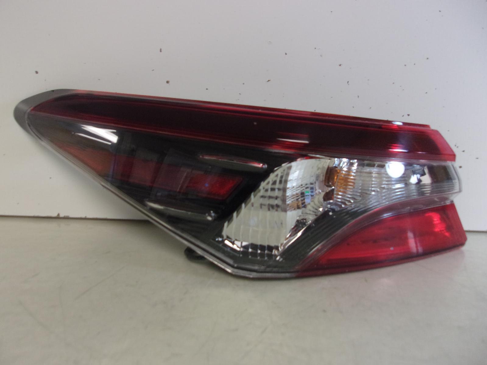 2020 2021 2022 2023 Toyota Camry Driver Lh Outer Tail Light W/ Black Trim OEM