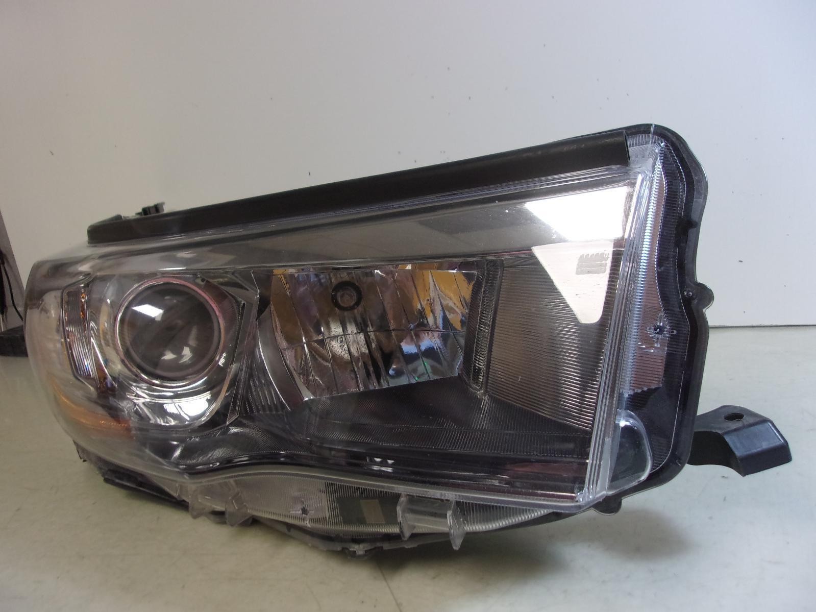 2014 2015 2016 Toyota Highlander Limited Passenger RH Halogen Headlight OEM