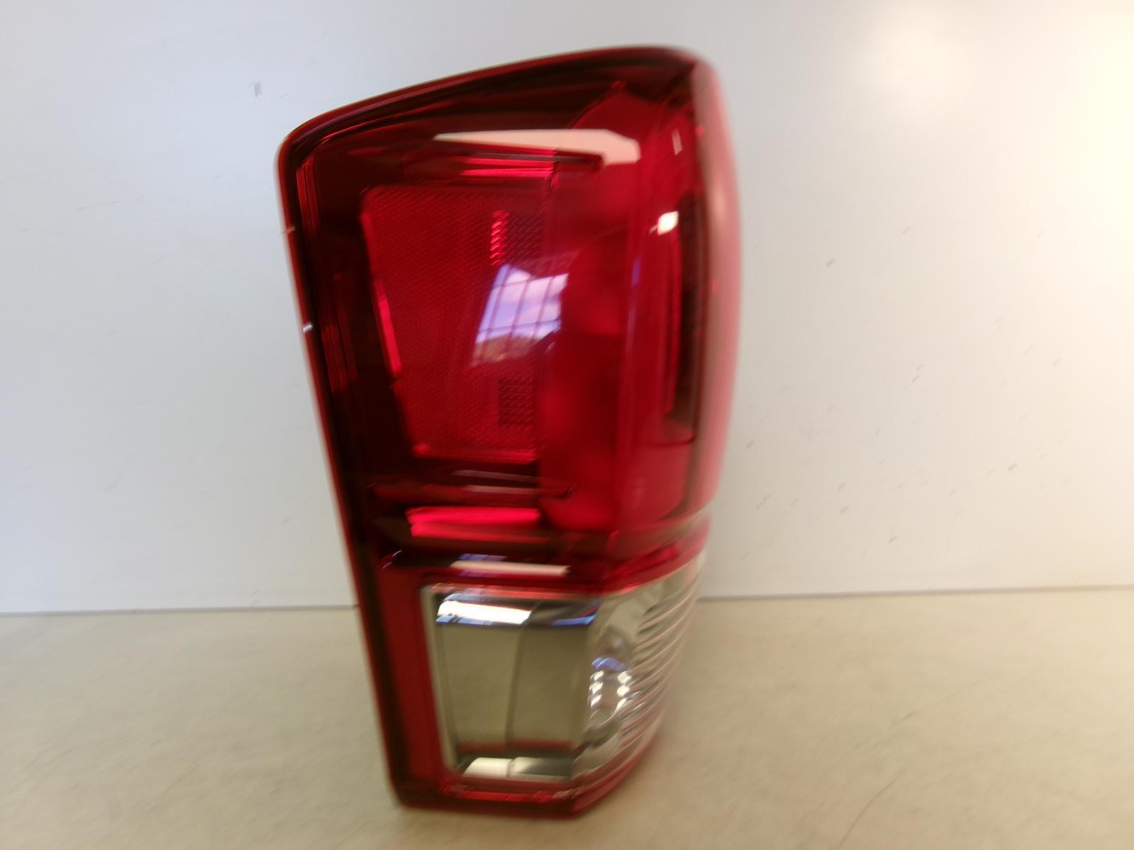 2016 2017 Toyota Tacoma Driver Lh Incandescent Outer Tail Light OEM