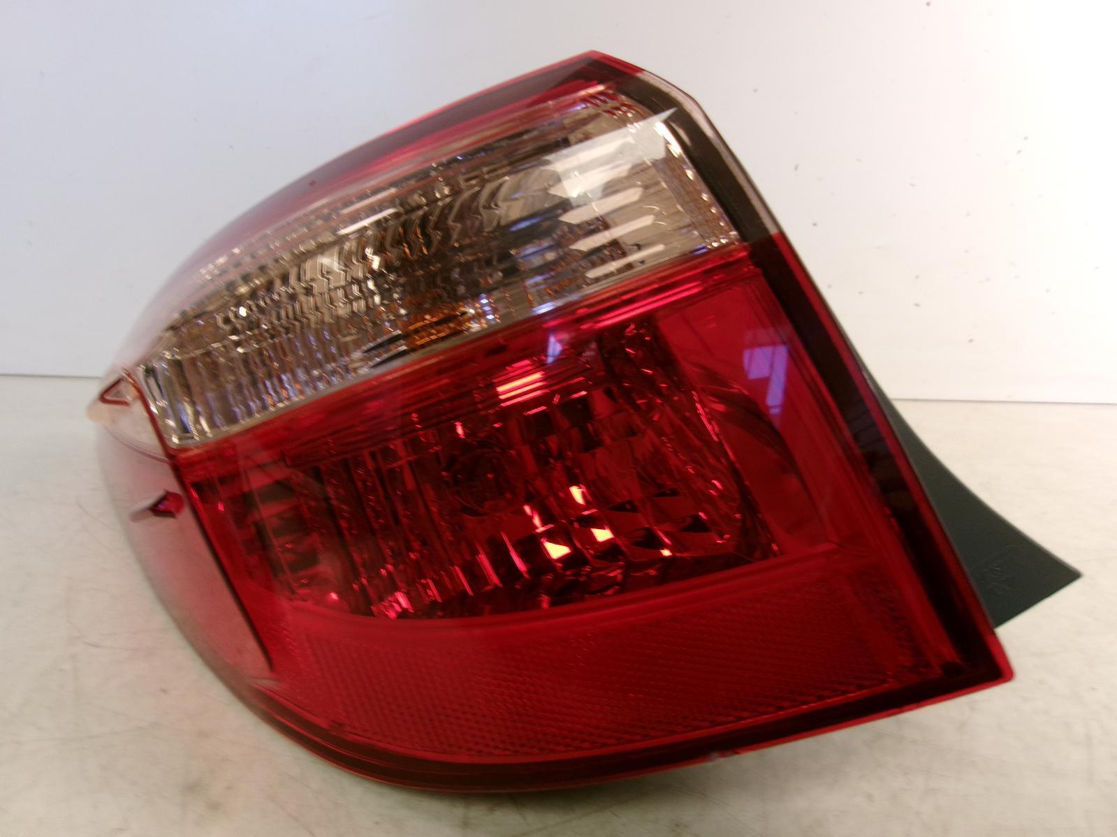 2014 2015 2016 Toyota Corolla Driver Lh Outer Quarter Panel Tail Light OEM