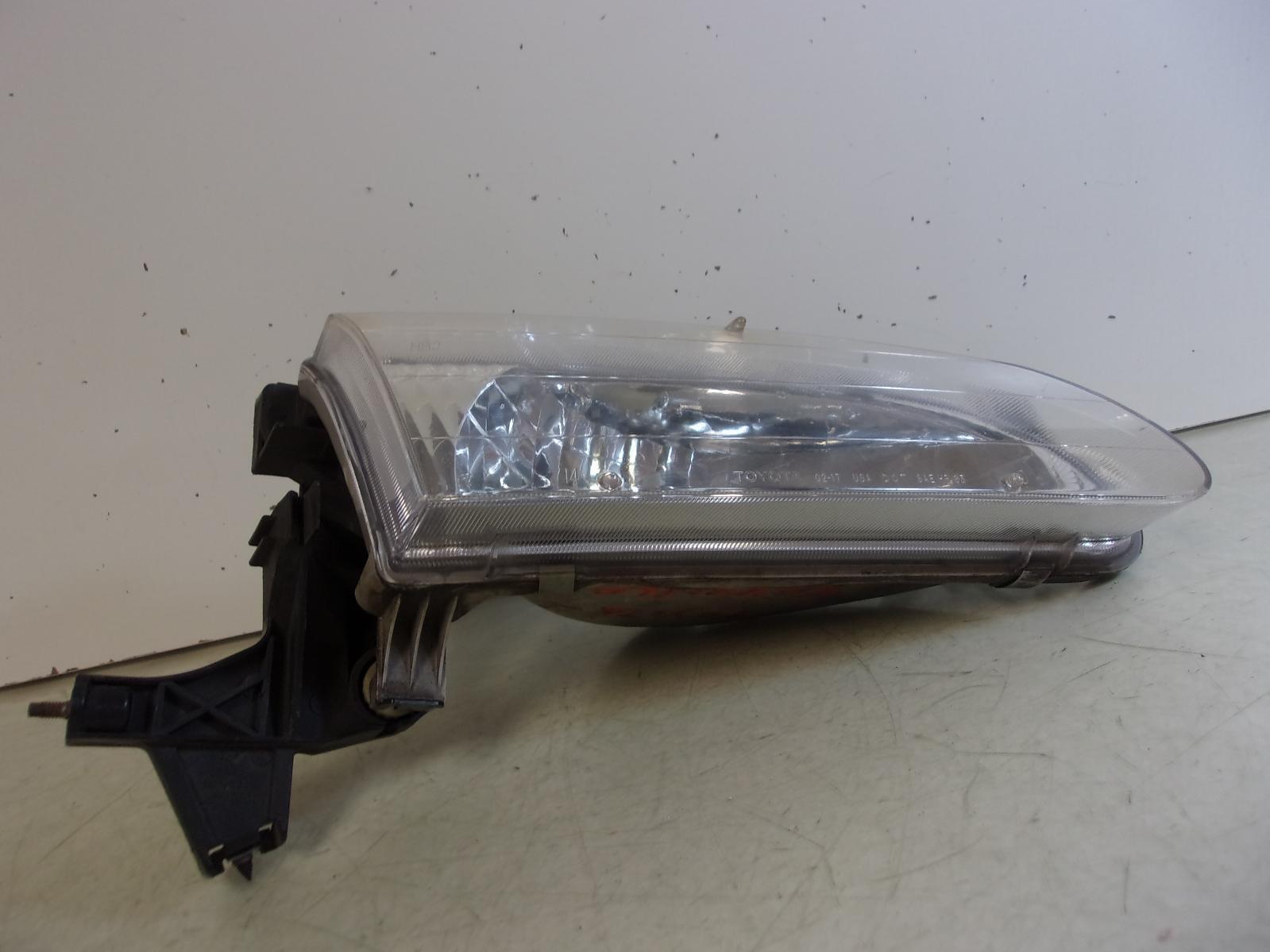 1998 1999 2000 Toyota Corolla Passenger RH Halogen Headlight OEM - 0