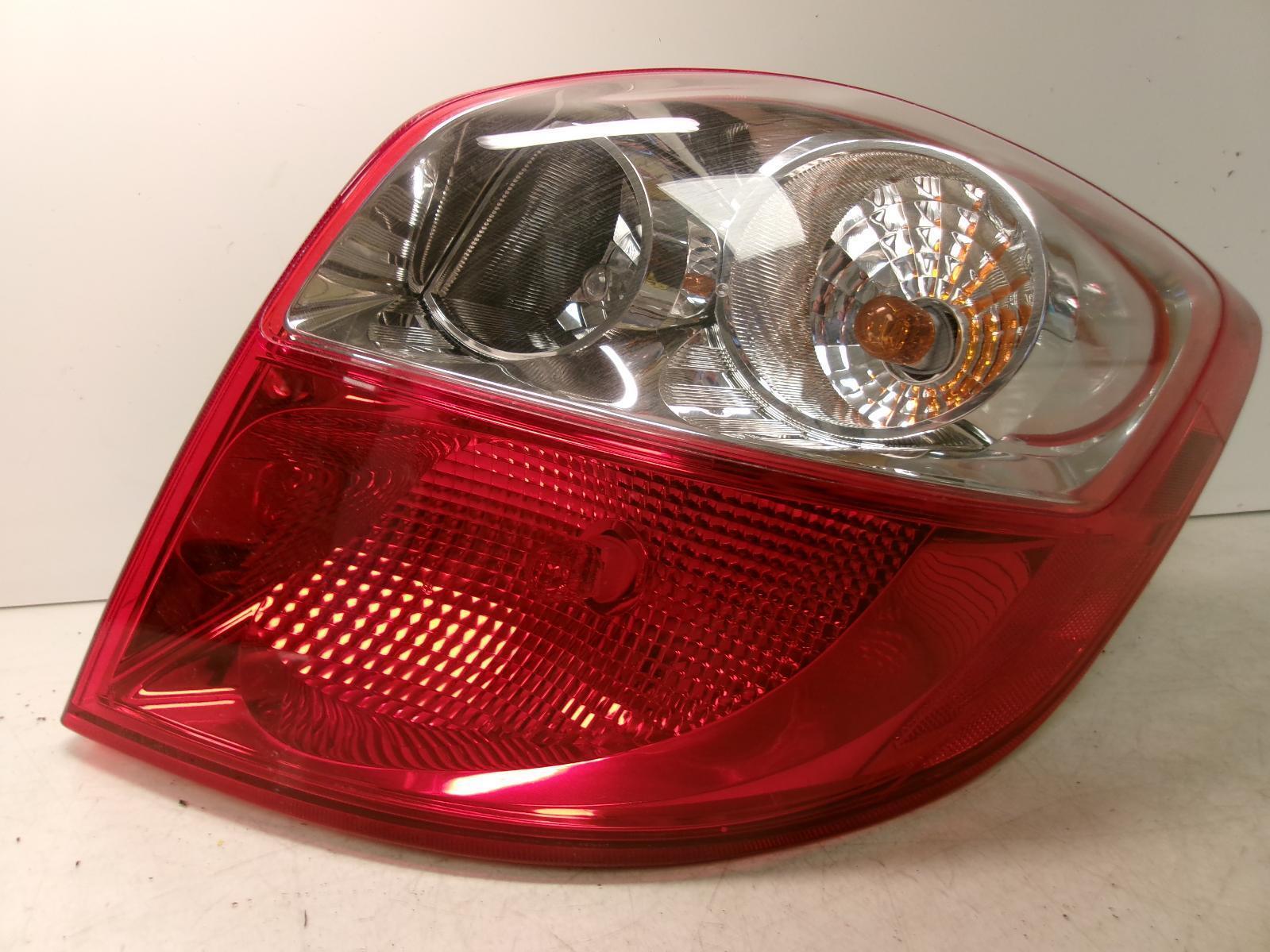 2009 2010 2011 2012 2013 Toyota Matrix Passenger RH Outer Tail Light OEM