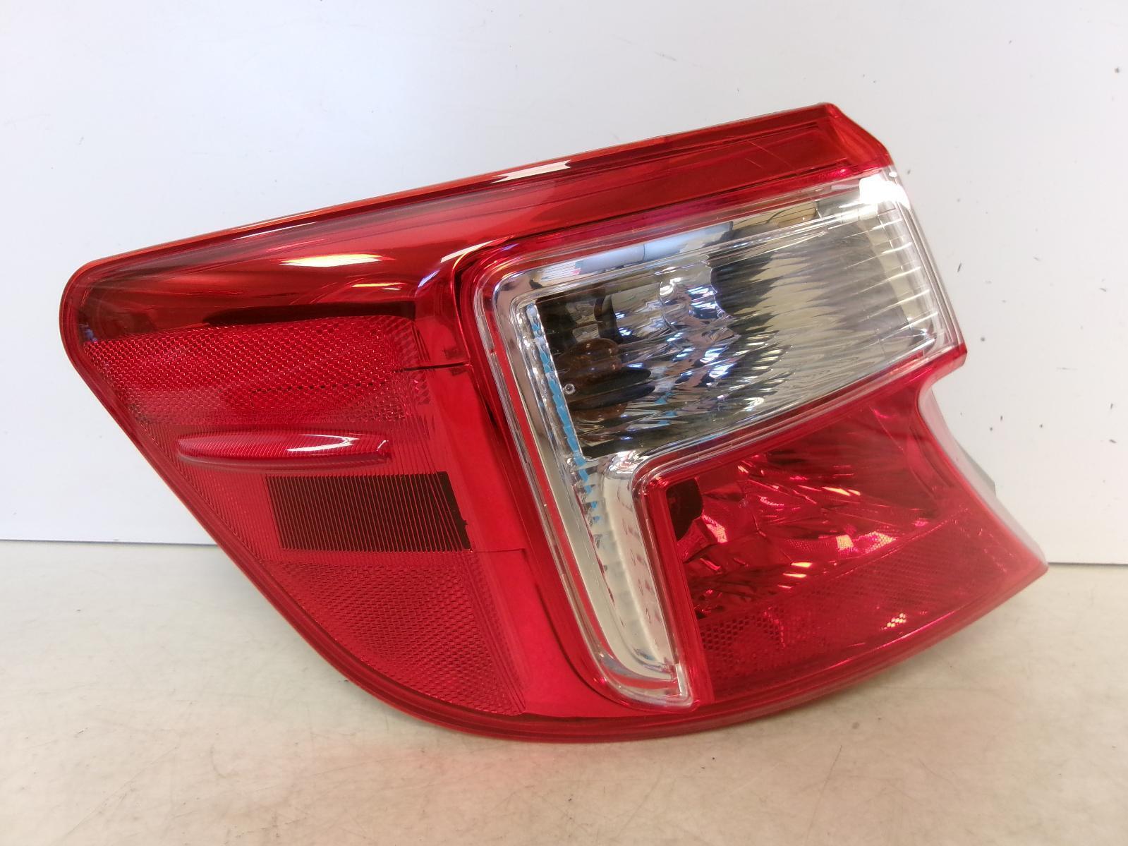 2012 2013 2014 Toyota Camry Driver Lh Outer Quarter Panel Tail Light OEM