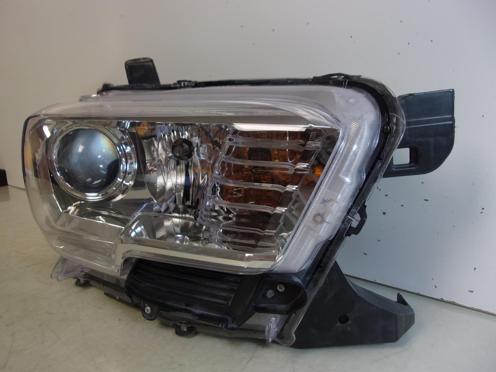 TOYOTA TACOMA R Headlamp (halogen), w/o LED daytime running lamps; w/chrome tr