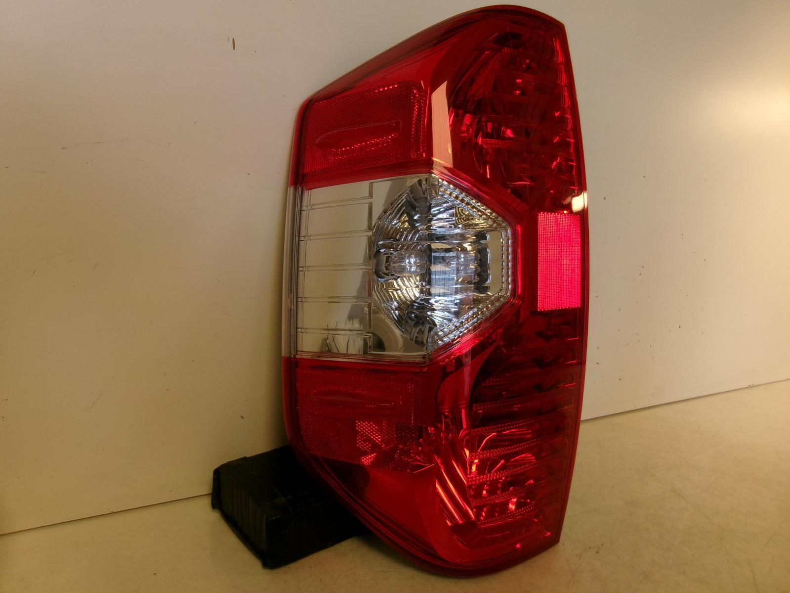 2014 - 2021 Toyota Tundra Driver Lh Outer Quarter Panel Tail Light OEM