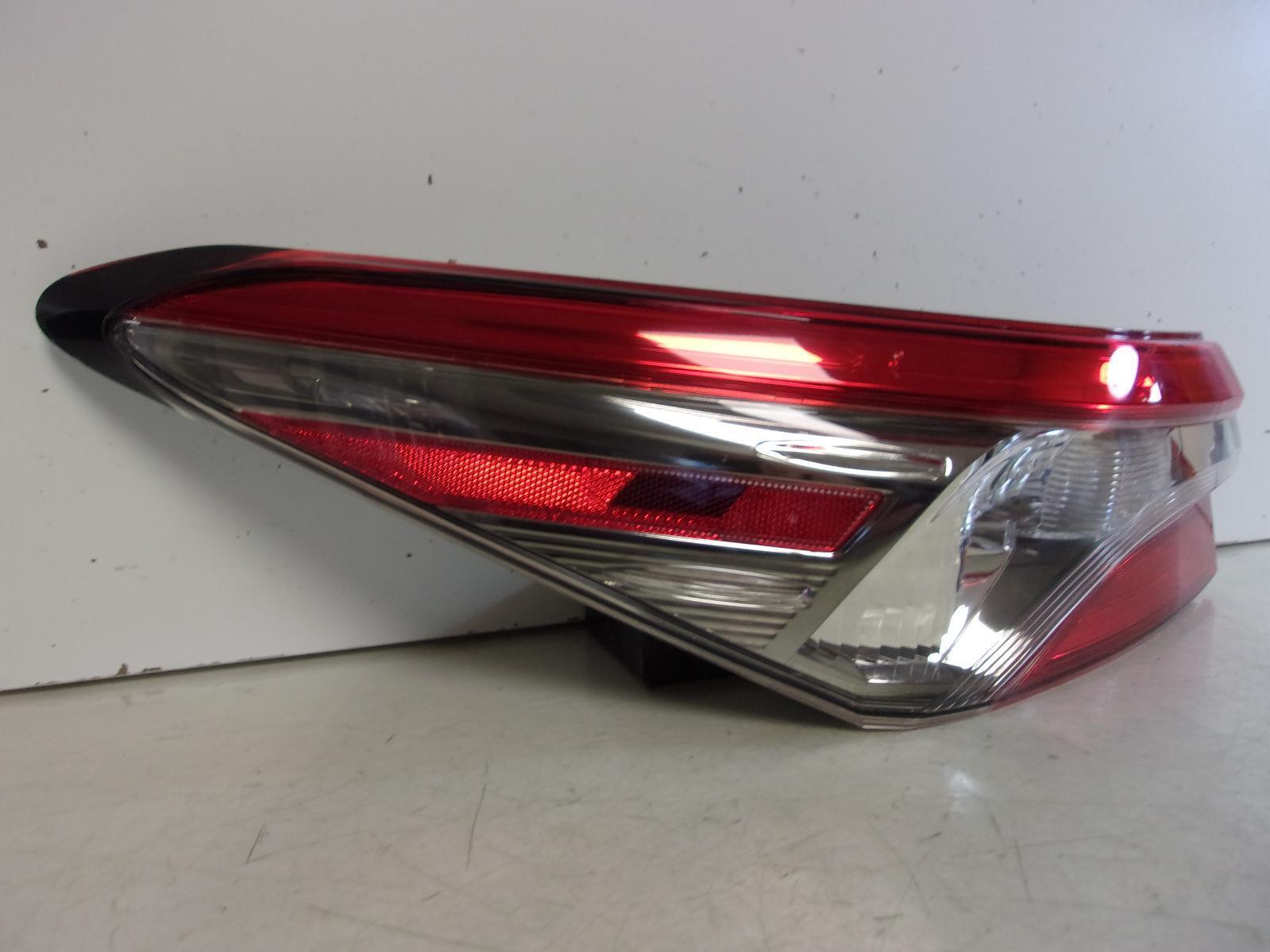 2018 2019 Toyota Camry Driver Lh Quarter Panel Tail Light W/ Halogen Signal OEM - 0