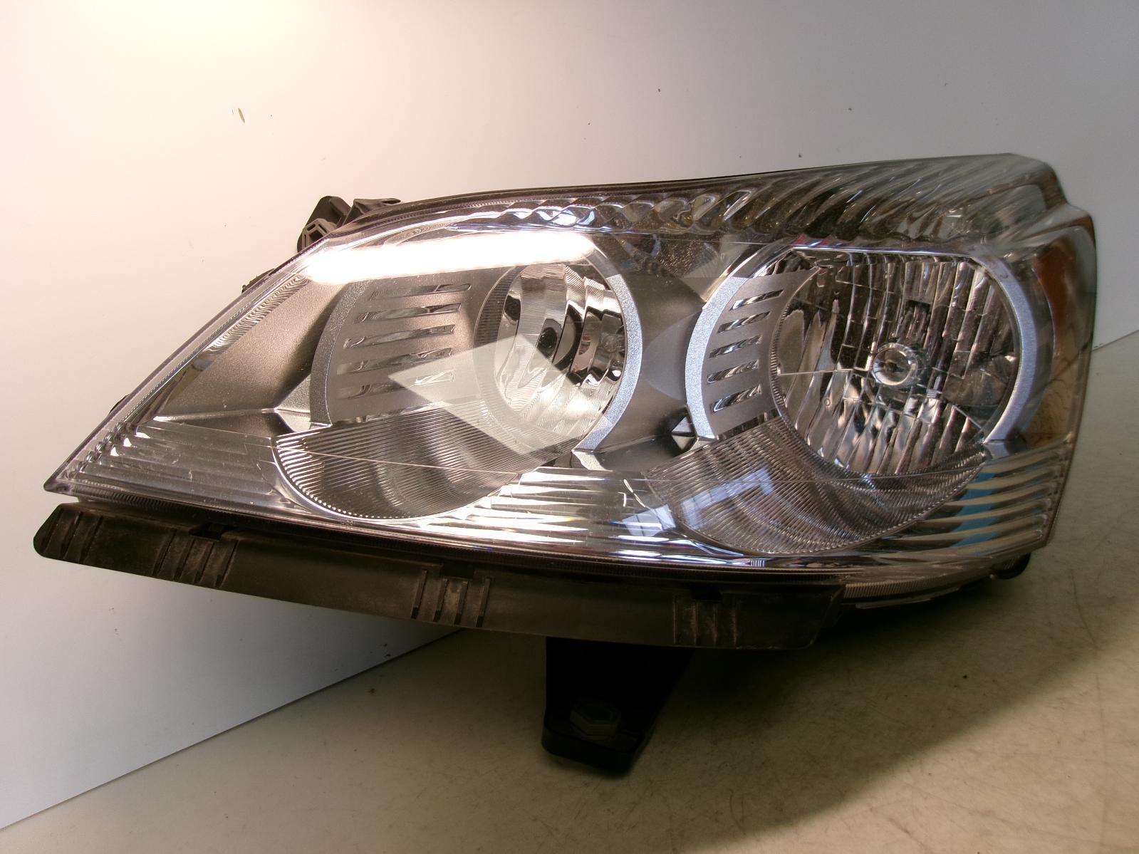 2009 2010 2011 2012 Chevrolet Traverse Driver Halogen Headlight W/o Projector