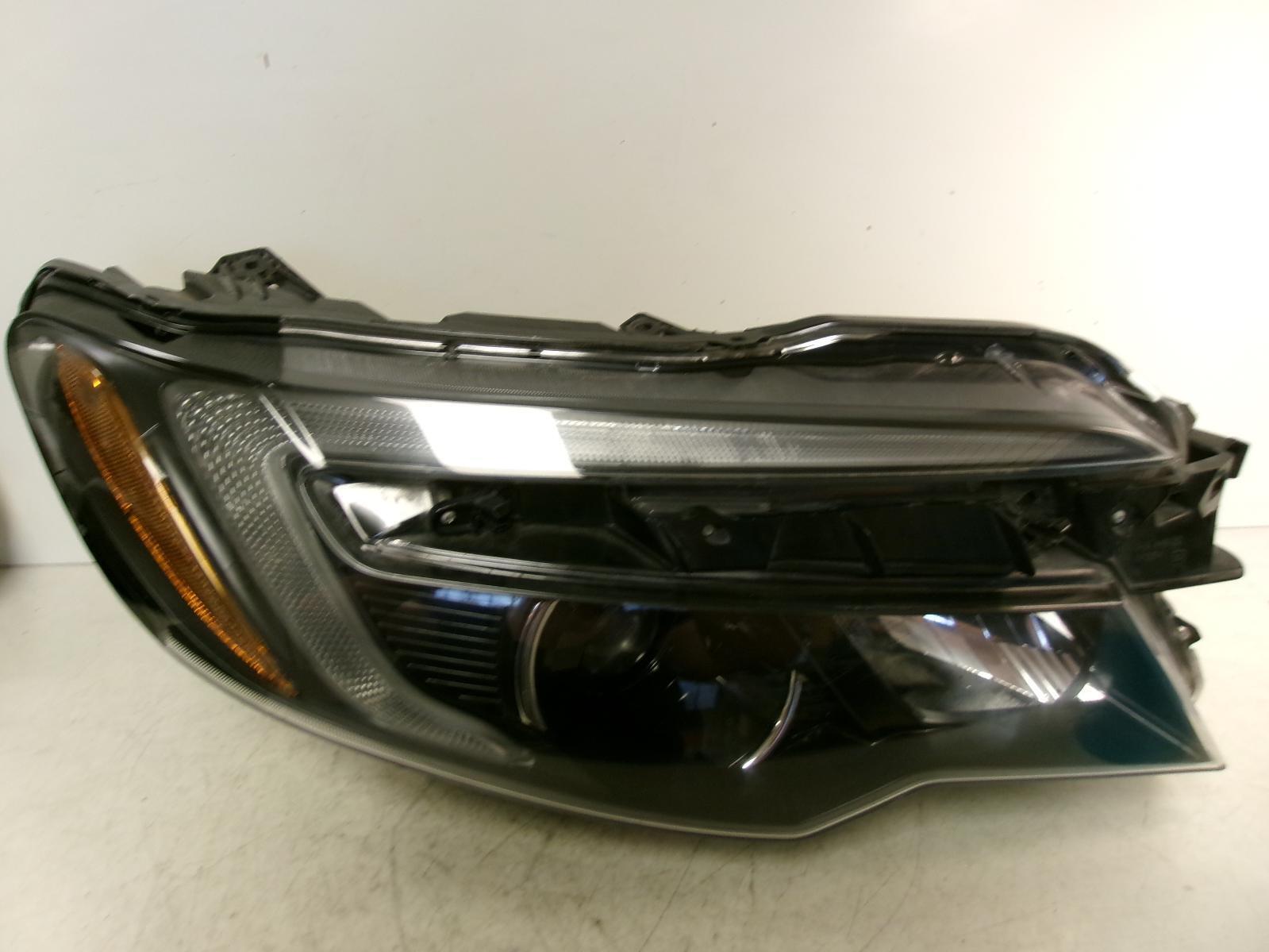 2016 - 2020 Honda Pilot Ridgeline Passenger Rh Halogen Headlight W/ Led Oem