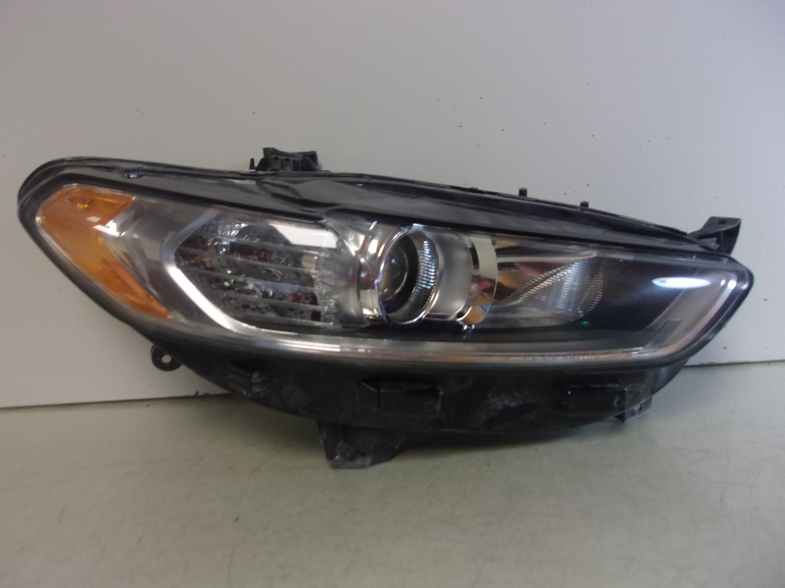 2013 2014 2015 2016 Ford Fusion Passenger RH Halogen Headlight OEM