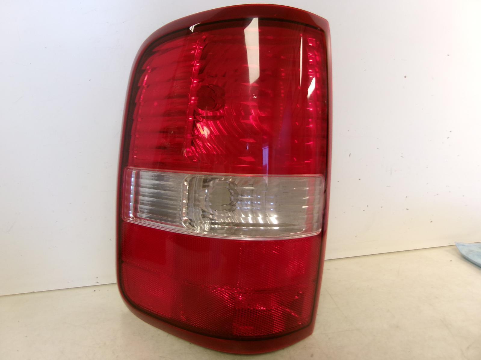 2006 2007 2008 Ford F150 Driver LH Incandescent Outer Tail Light OEM